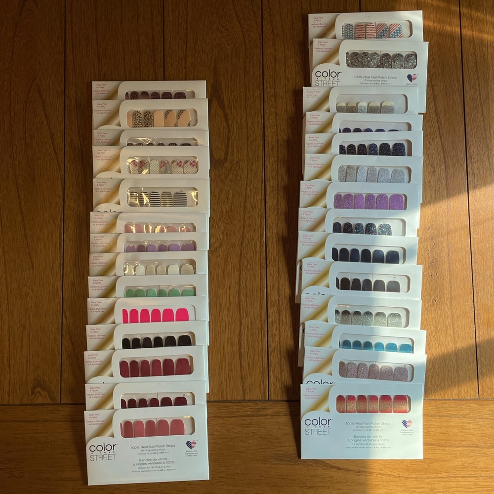 Lot of 28 color street nails!